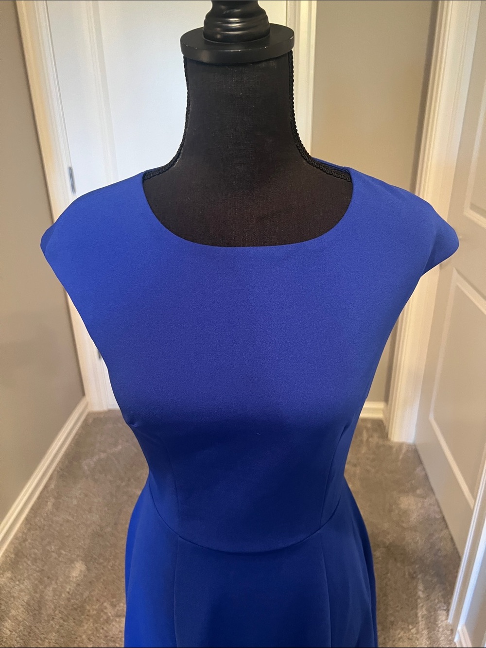 Elegant Cobalt Blue Midi Dress with Cap Sleeves - Picture 3 of 9